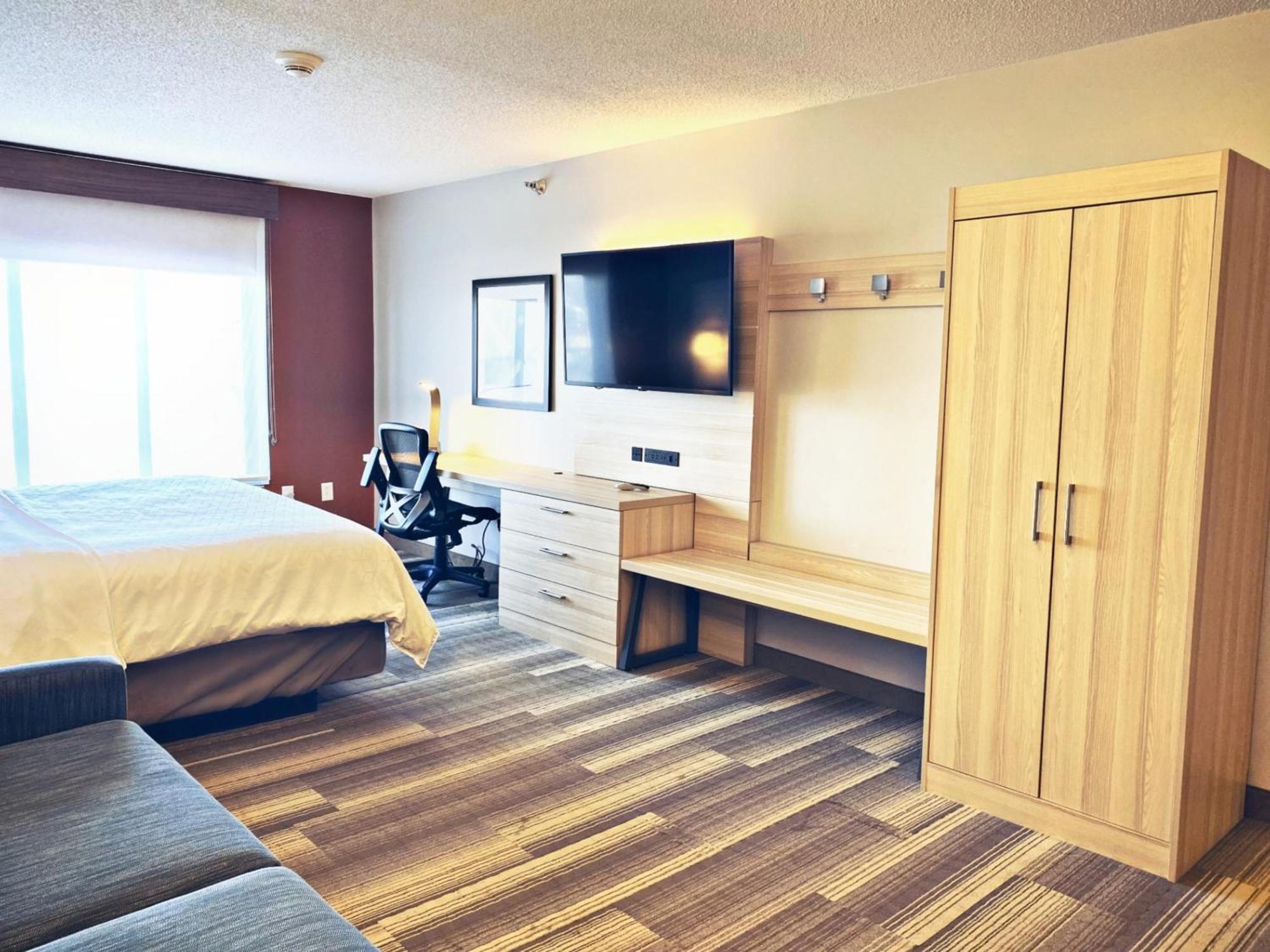 Holiday Inn Express & Suites La Porte By Ihg Exterior photo