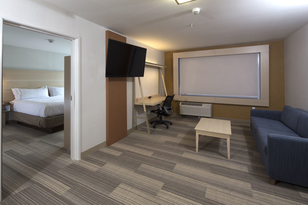 Holiday Inn Express & Suites La Porte By Ihg Exterior photo