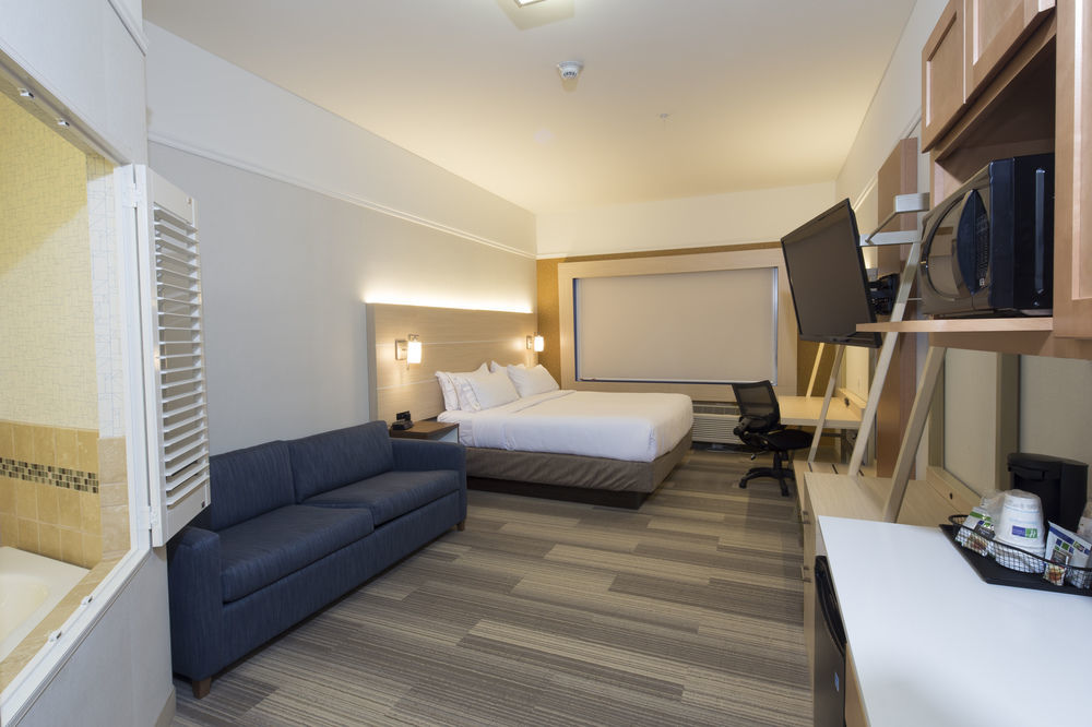 Holiday Inn Express & Suites La Porte By Ihg Exterior photo