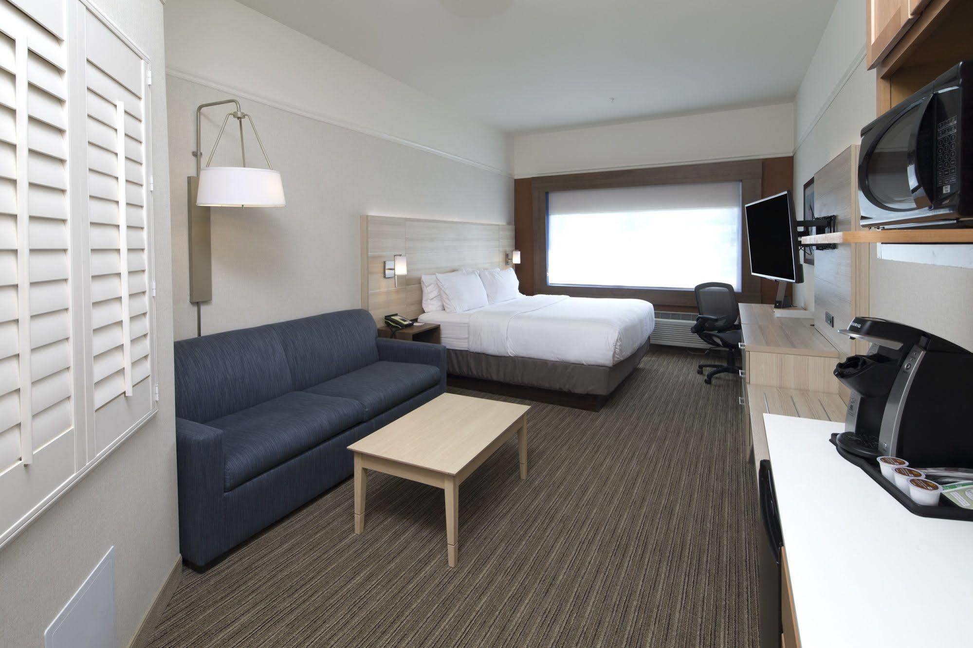 Holiday Inn Express & Suites La Porte By Ihg Exterior photo